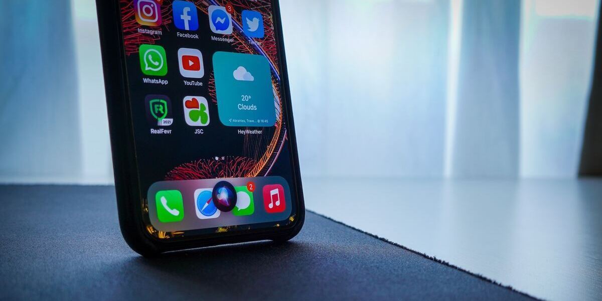 Полезные опции Siri в iOS 16