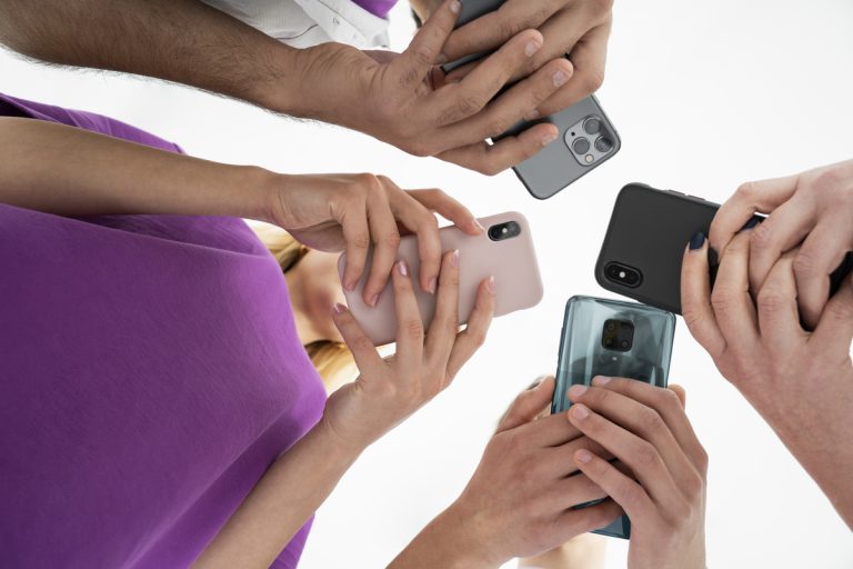 Экосистема Apple и Samsung: какой мир ближе в 2025 году